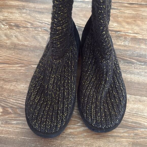 UGG cardy crochet fold over black metallic gold size 8 women’s - Picture 9 of 10